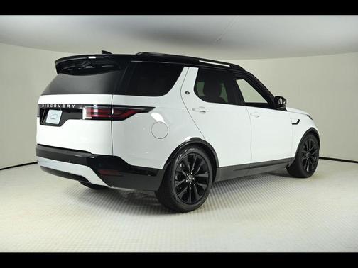 2026 Land Rover Discovery Tempest Edition