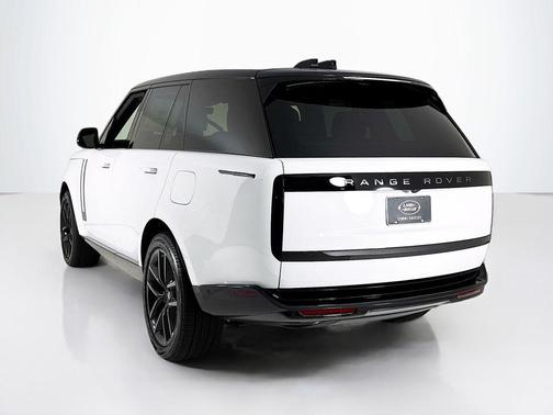 2025 Land Rover Range Rover P550e SE