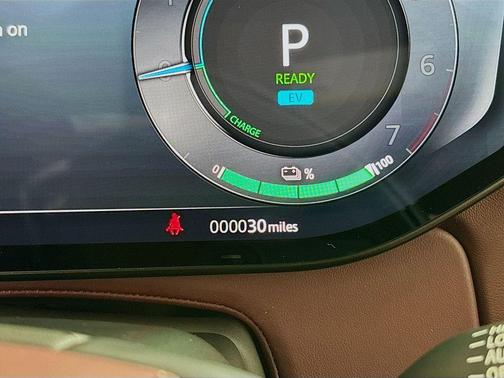 2025 Land Rover Range Rover P550e SE