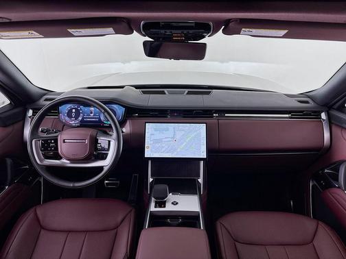 2025 Land Rover Range Rover P550e SE