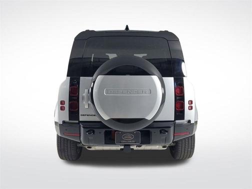 2024 Land Rover Defender P400 X-Dynamic SE