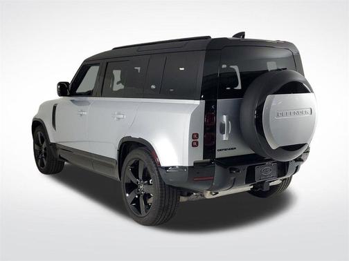 2024 Land Rover Defender P400 X-Dynamic SE