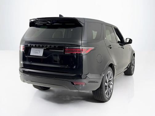 2025 Land Rover Discovery P360 Dynamic SE