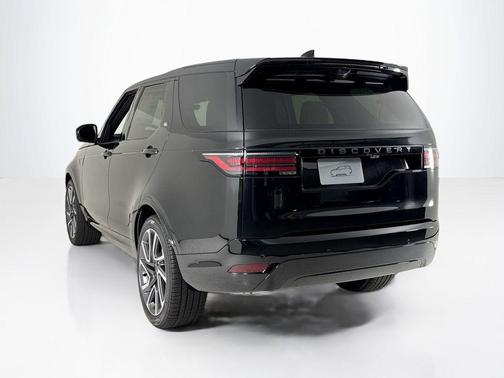 2025 Land Rover Discovery P360 Dynamic SE