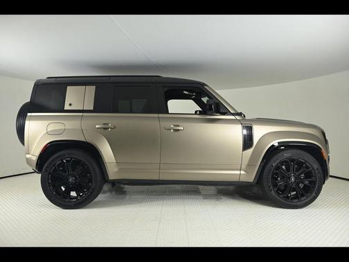 2025 Land Rover Defender V8