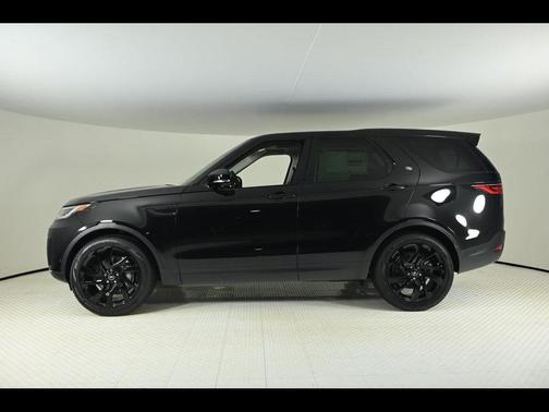 2025 Land Rover Discovery P300 S