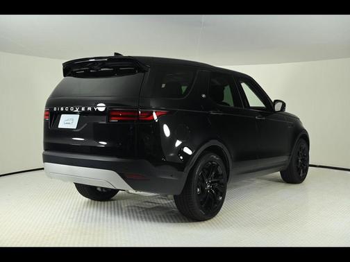 2025 Land Rover Discovery P300 S