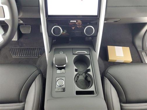 2025 Land Rover Discovery P300 S