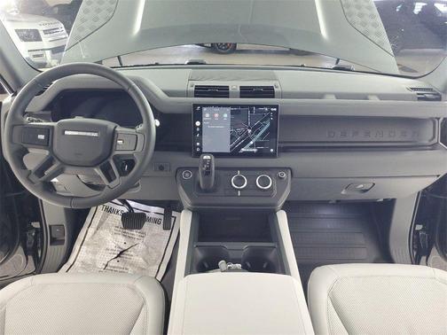 2025 Land Rover Defender P400 X-Dynamic SE