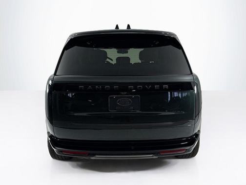 2025 Land Rover Range Rover P530 SE 7 Seat