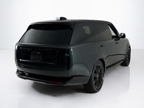 2025 Land Rover Range Rover P530 SE 7 Seat