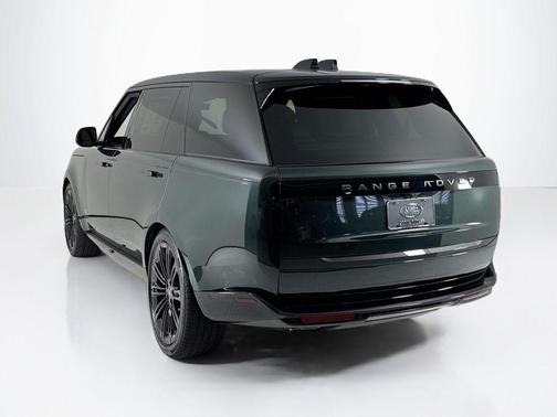 2025 Land Rover Range Rover P530 SE 7 Seat