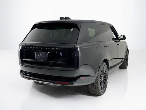 2025 Land Rover Range Rover P530 SE 7 Seat