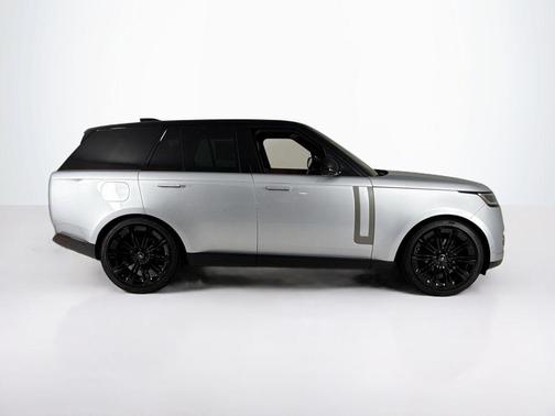 2025 Land Rover Range Rover P400 SE