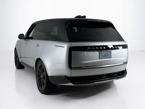 2025 Land Rover Range Rover P400 SE
