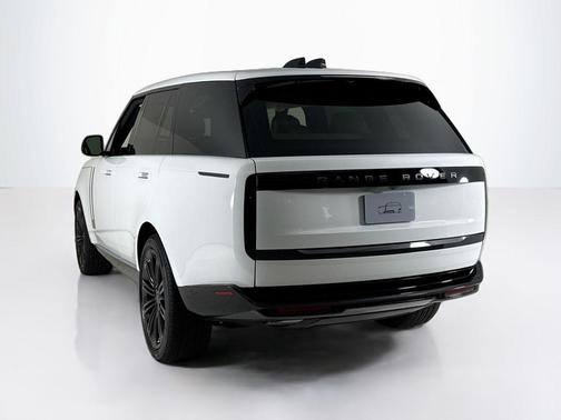 2026 Land Rover Range Rover P400 SE