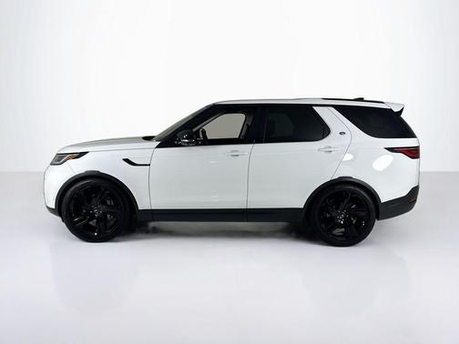 2024 Land Rover Discovery P300 S