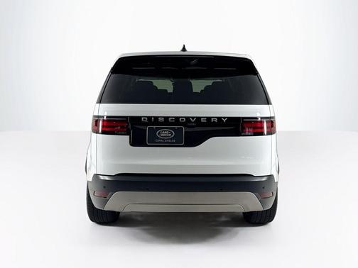 2024 Land Rover Discovery P300 S