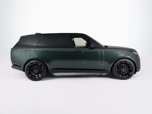 2025 Land Rover Range Rover P400 SE 7 Seat
