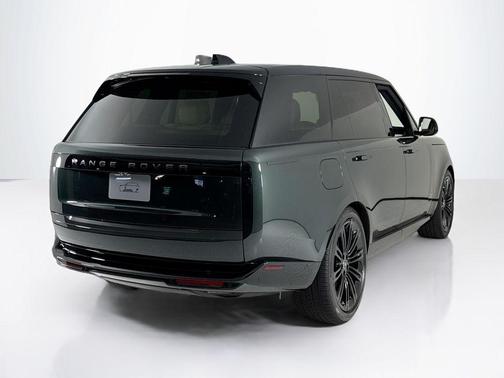 2025 Land Rover Range Rover P400 SE 7 Seat