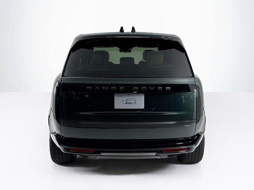 2025 Land Rover Range Rover P400 SE 7 Seat