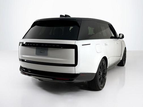 2025 Land Rover Range Rover P400 SE 7 Seat