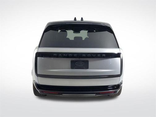 2025 Land Rover Range Rover P550e SE