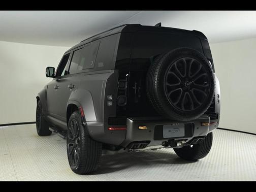 2025 Land Rover Defender