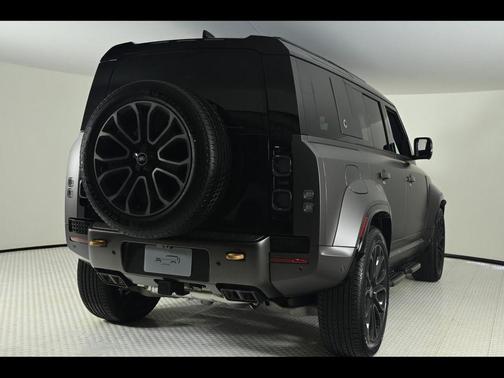 2025 Land Rover Defender