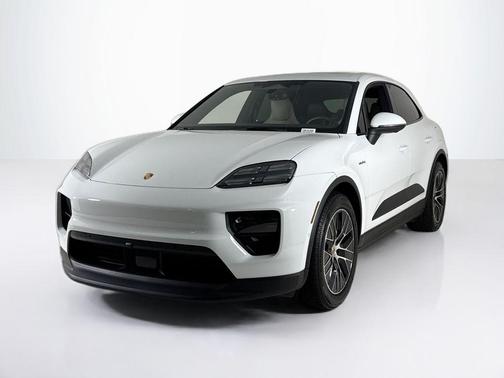 White 2025 Porsche Macan Base