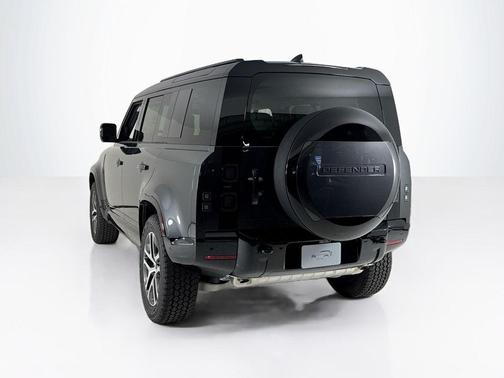 2026 Land Rover Defender P400 X-Dynamic SE