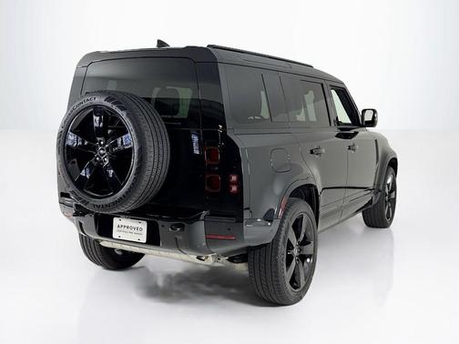 2025 Land Rover Defender P400 X-Dynamic SE