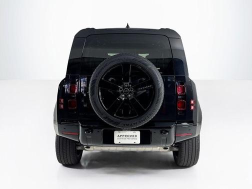 2025 Land Rover Defender P400 X-Dynamic SE