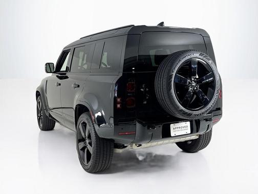 2025 Land Rover Defender P400 X-Dynamic SE