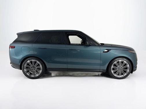 2025 Land Rover Range Rover Sport P360 SE