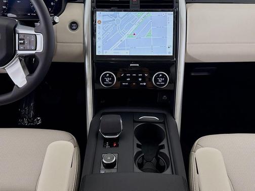 2025 Land Rover Discovery P300 S