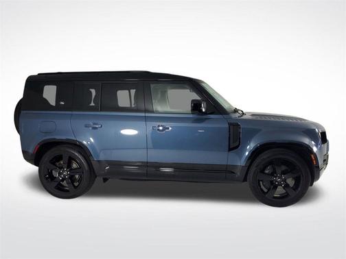 2024 Land Rover Defender P400 X-Dynamic SE