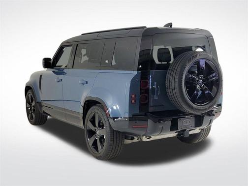 2024 Land Rover Defender P400 X-Dynamic SE