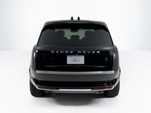 2025 Land Rover Range Rover P400 SE