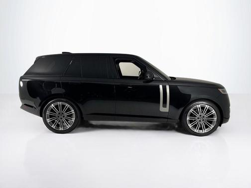 2025 Land Rover Range Rover P400 SE