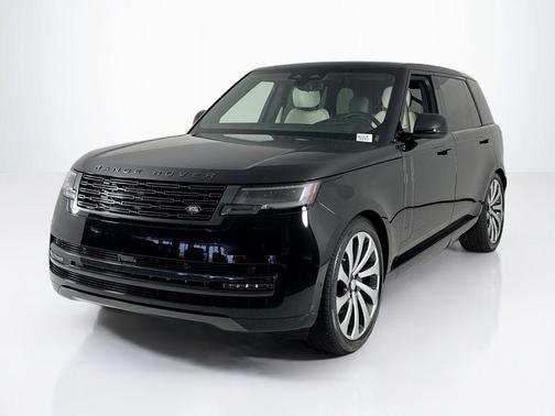 2025 Land Rover Range Rover P400 SE 7 Seat