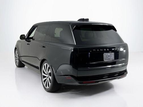 2025 Land Rover Range Rover P400 SE 7 Seat