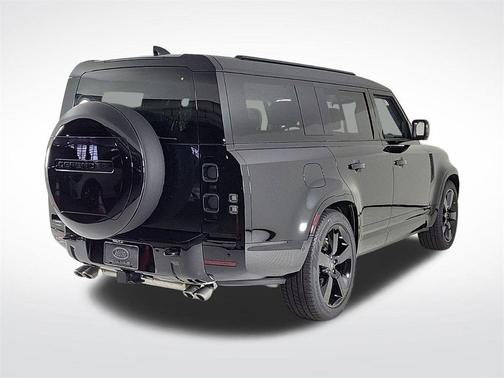 2025 Land Rover Defender P500 V8