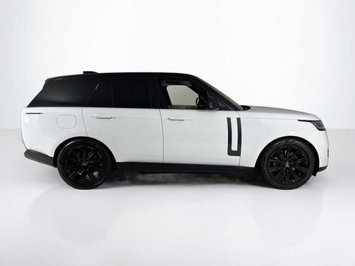 2025 Land Rover Range Rover P550e SE