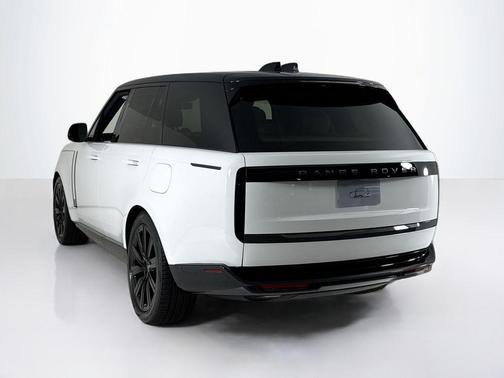 2025 Land Rover Range Rover P550e SE