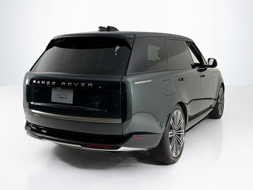 2025 Land Rover Range Rover P400 SE