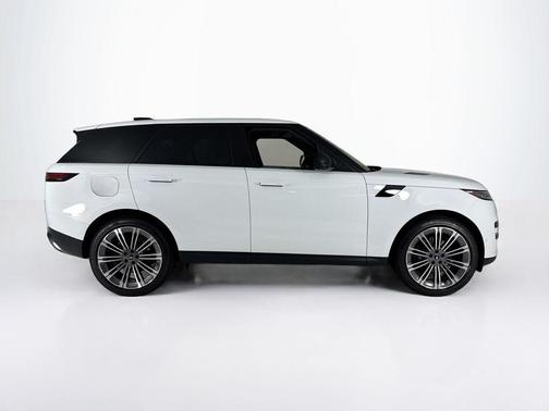 2025 Land Rover Range Rover Sport P360 SE