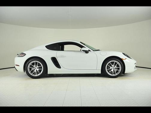 2022 Porsche 718 Cayman Base
