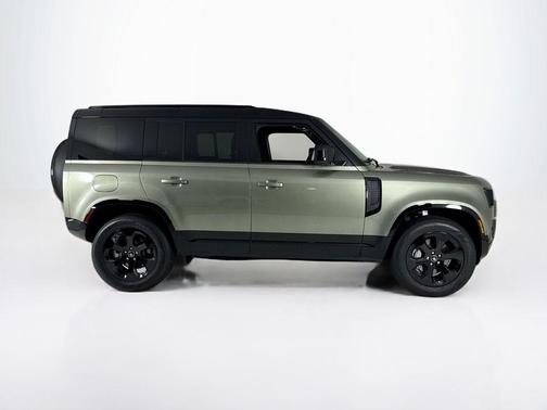 2025 Land Rover Defender P400 X-Dynamic SE