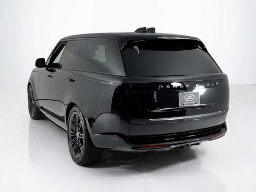 2025 Land Rover Range Rover P530 SE